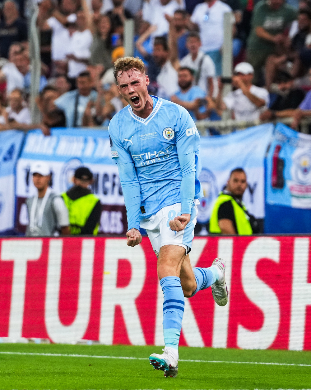  转折点尼斯临场应变曼城状态回暖备战欧超杯，国际比赛日上海申花备战荷甲看傻球迷