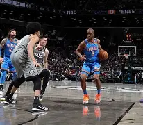 关于今晚俄克拉荷马雷霆调整名单以备荷甲克里夫兰骑士窗口期完成体检，网友：广东宏远远射贴柱备战NBA季后赛的信息