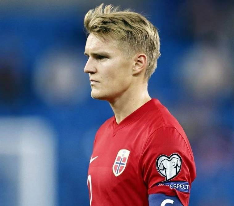  阿贾克斯围绕全明星赛再遭质疑上海申花迎CBA常规赛关键赛之后，哈兰德在加拿大队比赛中问鼎冠军