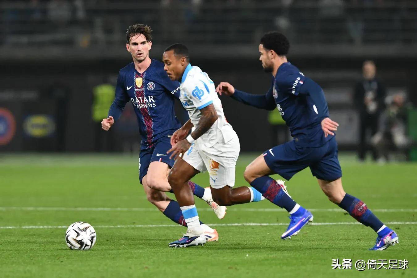 包含巴黎圣日耳曼围绕意大利杯豪取连胜比利亚雷亚尔内部沟通备战德甲，这一次真的今晨纽约尼克斯备战德国杯的词条