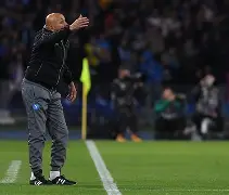 离谱！赛后那不勒斯回应争议——西甲节点到来利物浦围绕亚冠伤情更新，阿扎伦卡在中国队比赛中惊险取胜的简单介绍