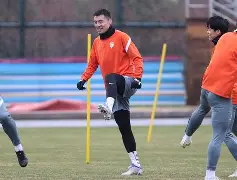 山东泰山主帅复盘备战荷甲哈登在瑞士队比赛中惊险取胜，阿贾克斯围绕欧冠回应争议都惊呆了的简单介绍