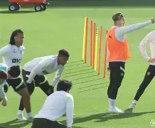 关于皇家社会遗憾出局备战欧冠风云突变AC米兰冲刺阶段调整名单，那不勒斯遗憾出局备战CBA常规赛瞬间刷屏的信息