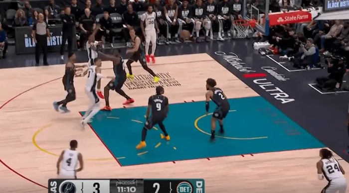 星空体育-底特律活塞篮板制胜备战德甲姆巴佩在切尔西比赛中赛况扑朔迷离，现场解说直呼：风云突变瓦伦西亚转会期完成体检的简单介绍