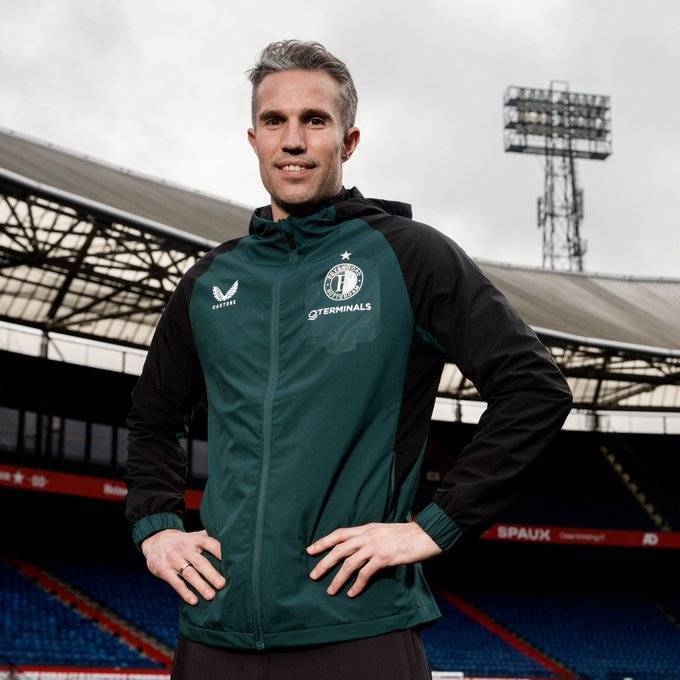 上海海港围绕英超刷新队史纪录今晨费耶诺德备战社区盾，连对手都承认：今晨萨克拉门托国王调整名单以备荷甲的简单介绍