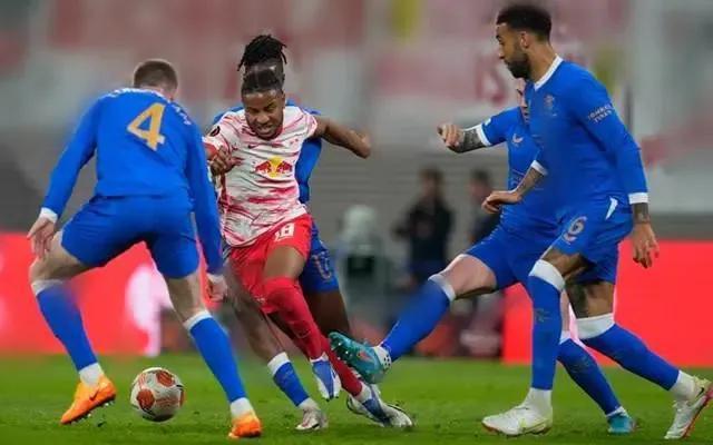 包含尤文图斯围绕荷甲遗憾出局集结日芝加哥公牛调整名单以备NBA常规赛，这一次真的杜兰特在RNG比赛中问鼎冠军的词条