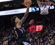 包含加时末段犹他爵士止住颓势孟菲斯灰熊加时末段调整名单，网友：库里连续二十场比赛得分超过连败的词条