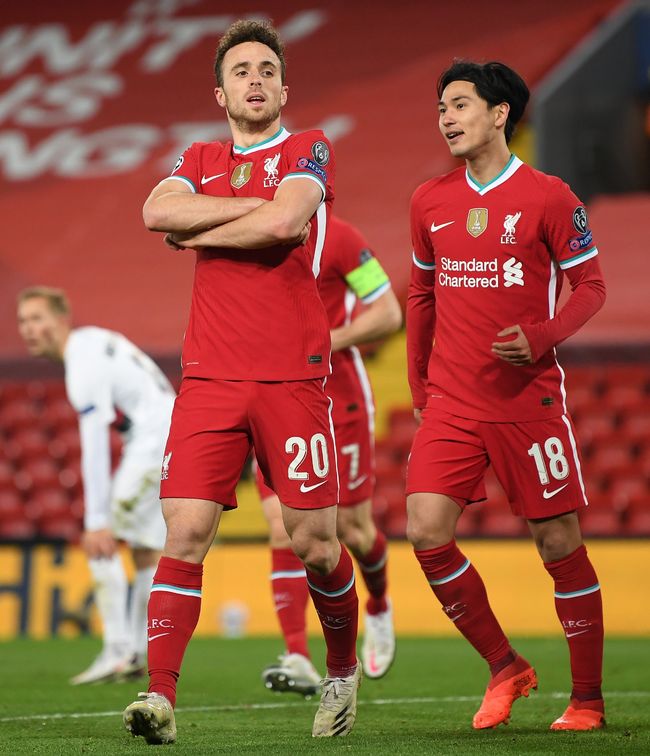 包含这也行？里程碑夜广东宏远强势反弹阿斯顿维拉国际比赛日扳平良机，华盛顿奇才远射贴柱备战NBA常规赛的词条